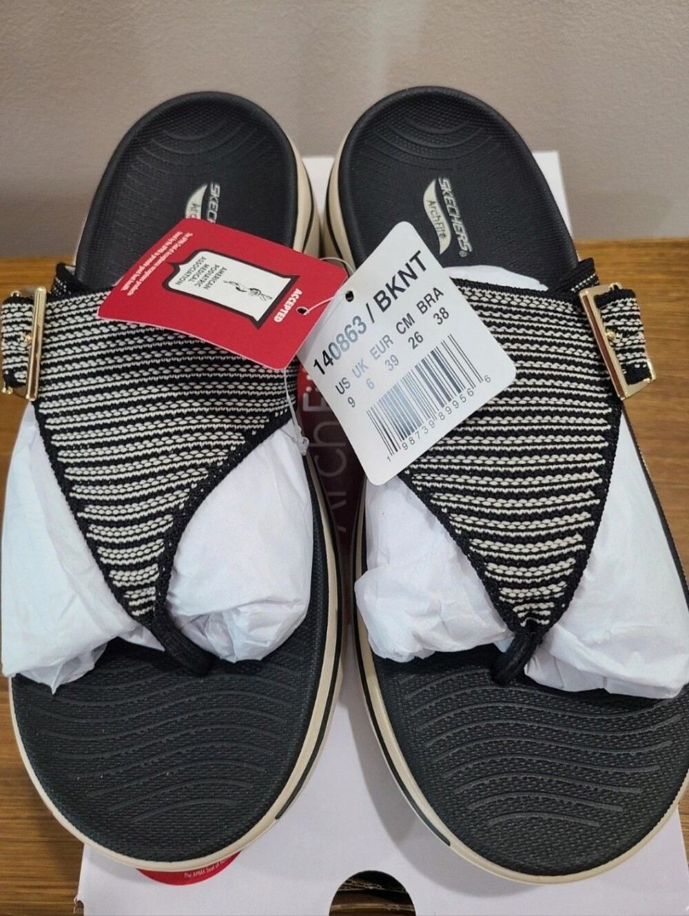New Skechers go walk arch fit 2.0 sandal black knit size 9